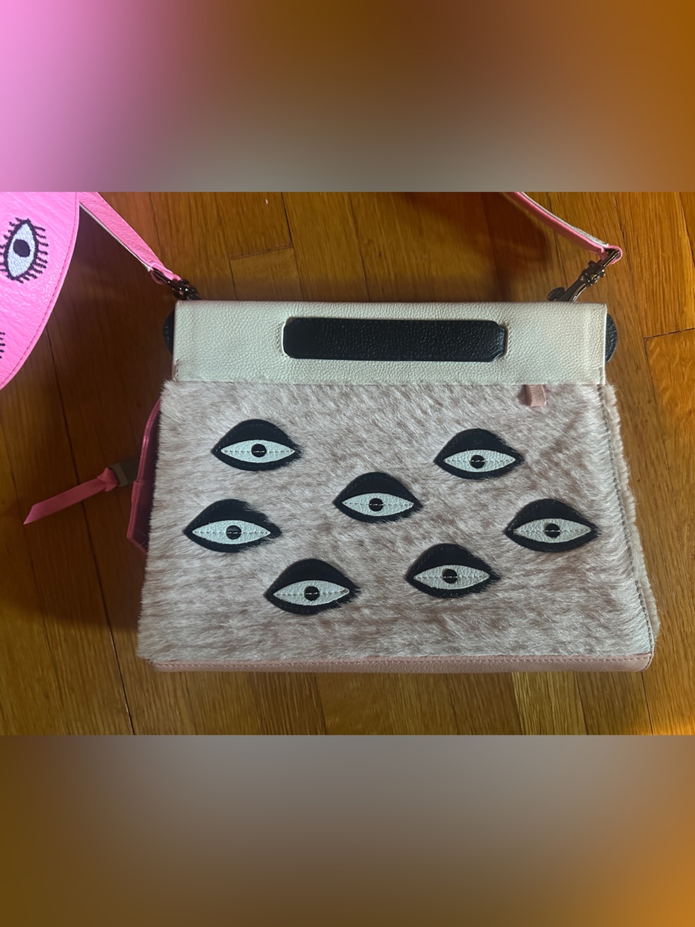 Min & Mon Vali Pink Eyes Appliqué with Adjustable Handle and Exclusive Strap - Picture 2 of 11